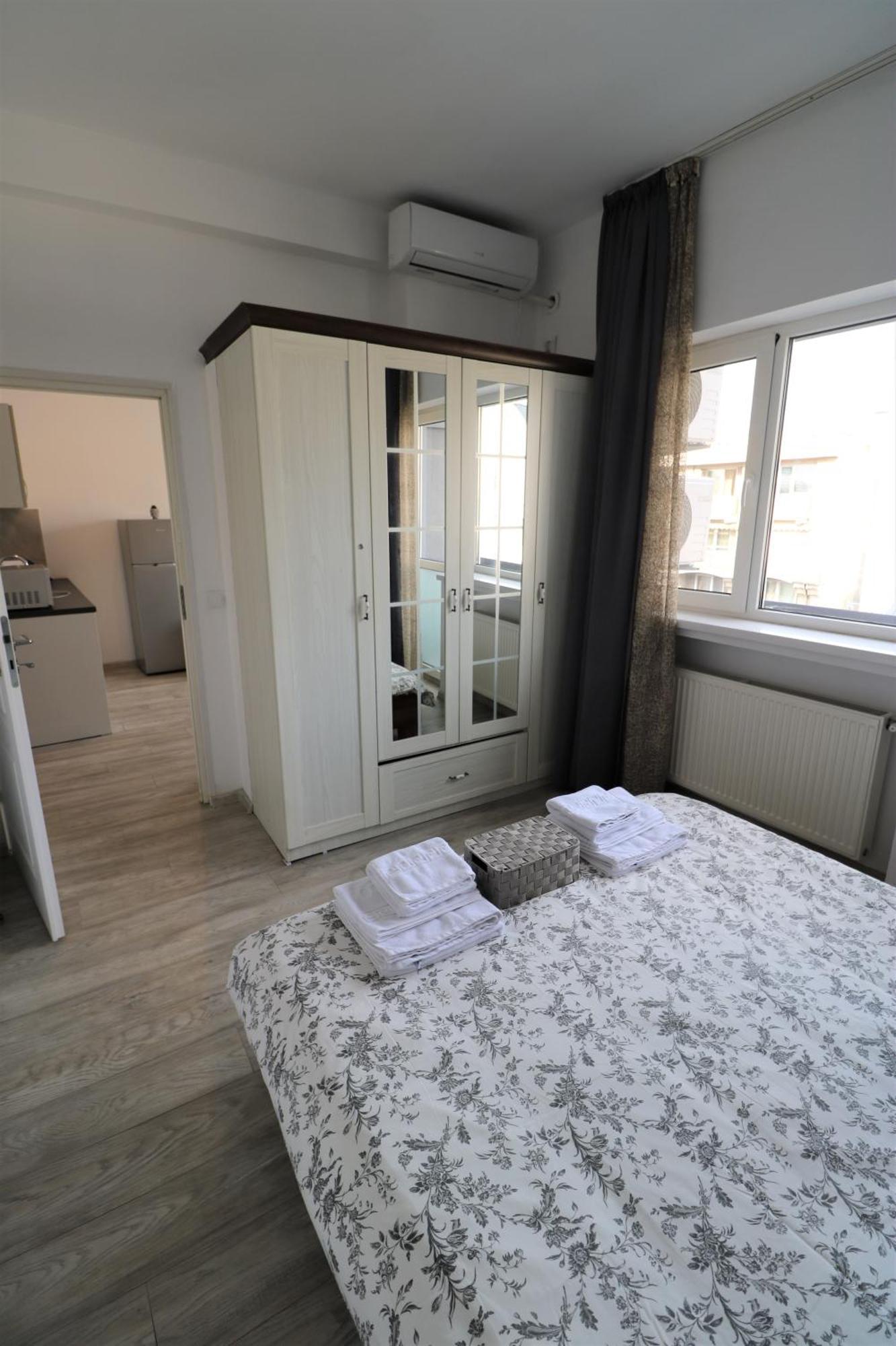 Cozy Deluxe Apartment - Old Town - Free Minibar Bucureşti Ngoại thất bức ảnh