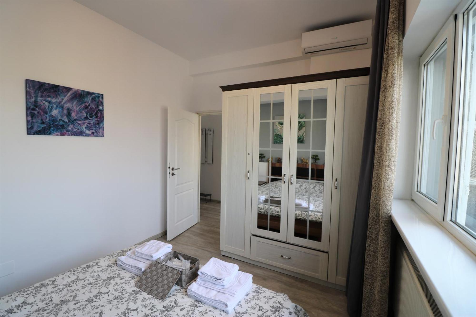 Cozy Deluxe Apartment - Old Town - Free Minibar Bucureşti Ngoại thất bức ảnh